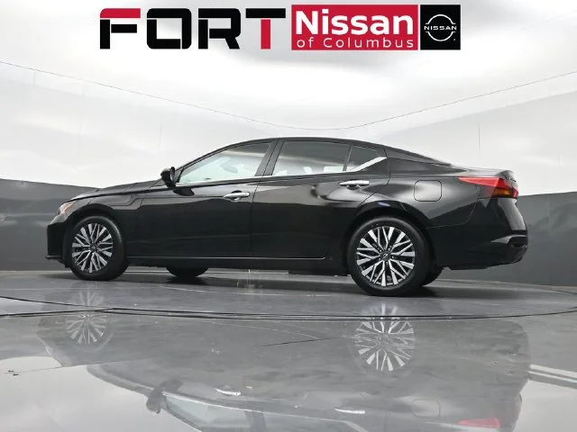 Used 2025 Black Nissan 2.5 SV image 34
