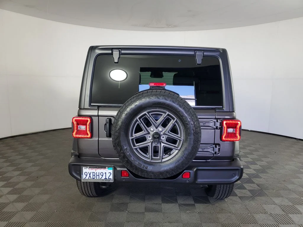 Used 2026 Gray Jeep Sport S image 5