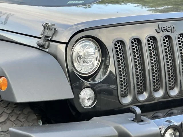 Used 2017 Crystal Metallic Jeep Unlimited Willys image 9