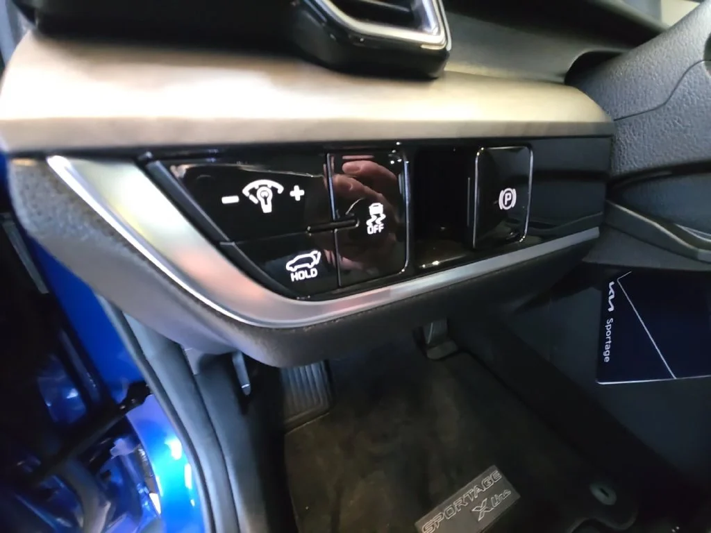 Used 2024 Blue Kia X-Line image 32