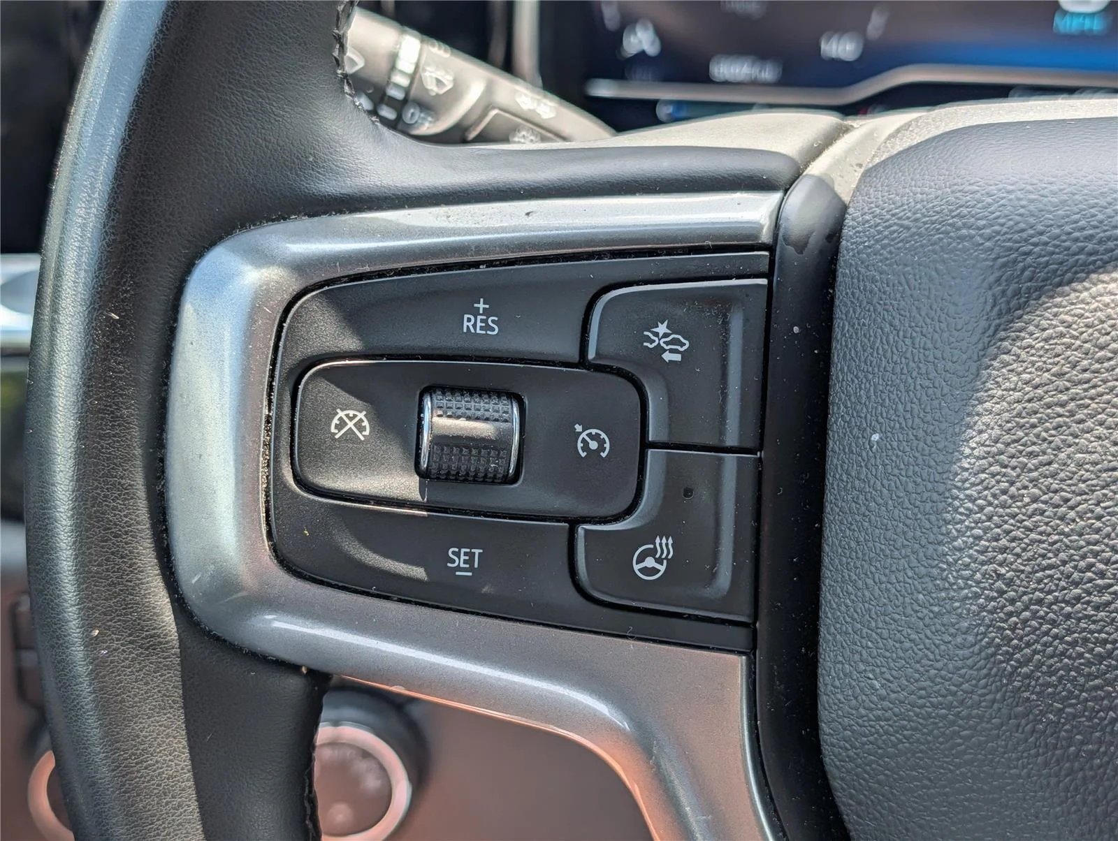 Used 2025 Cypress Gray Chevrolet LT image 23