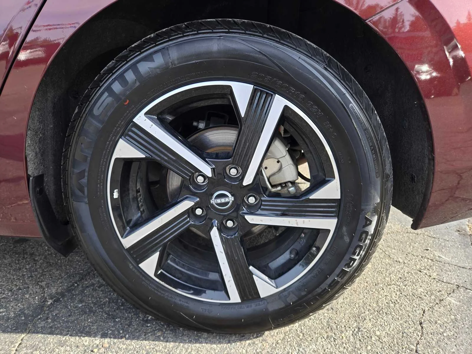 Used 2024  Nissan SV image 27