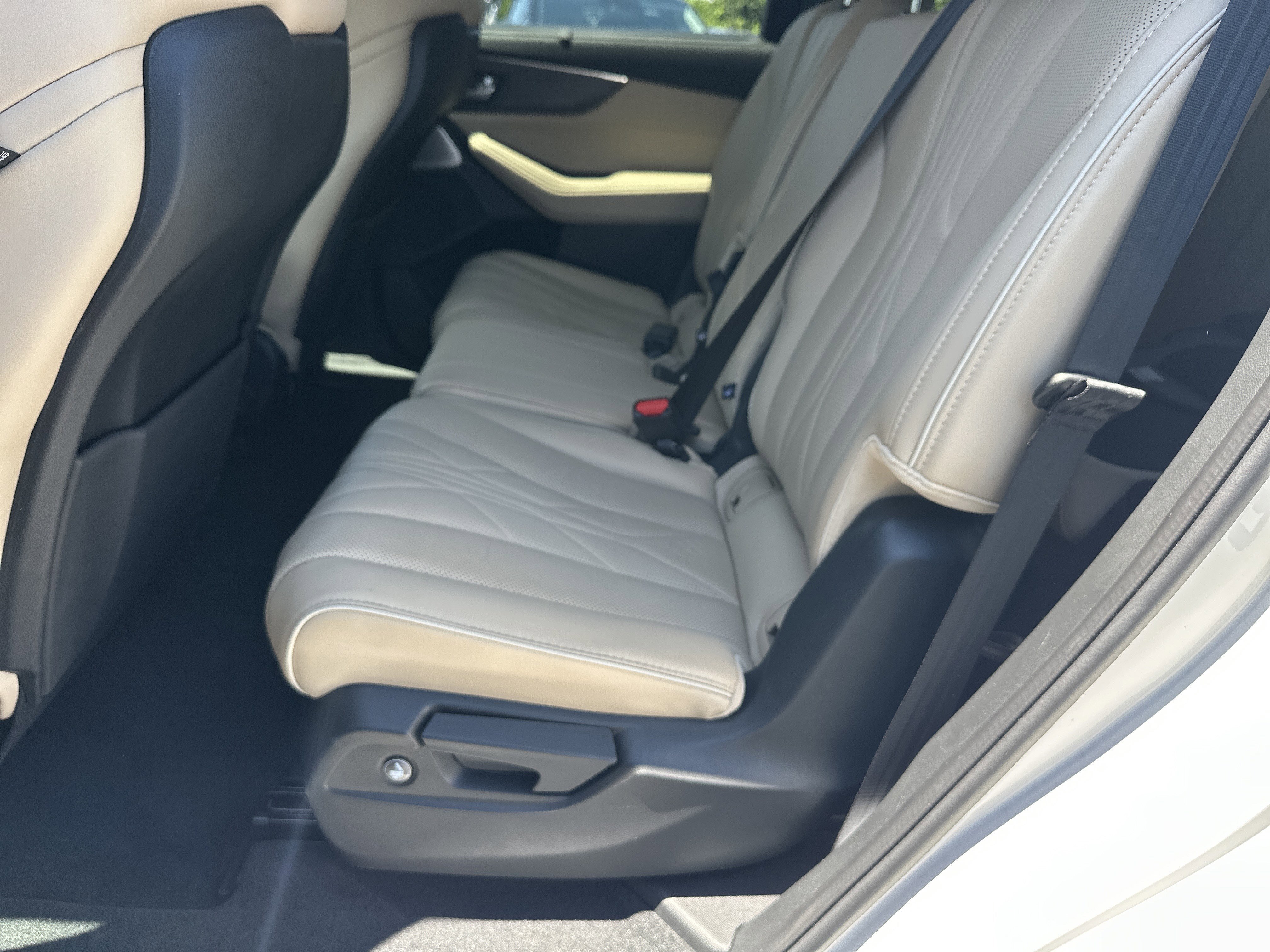Certified Used 2025 Platinum White Pearl Acura w/Advance Package image 25