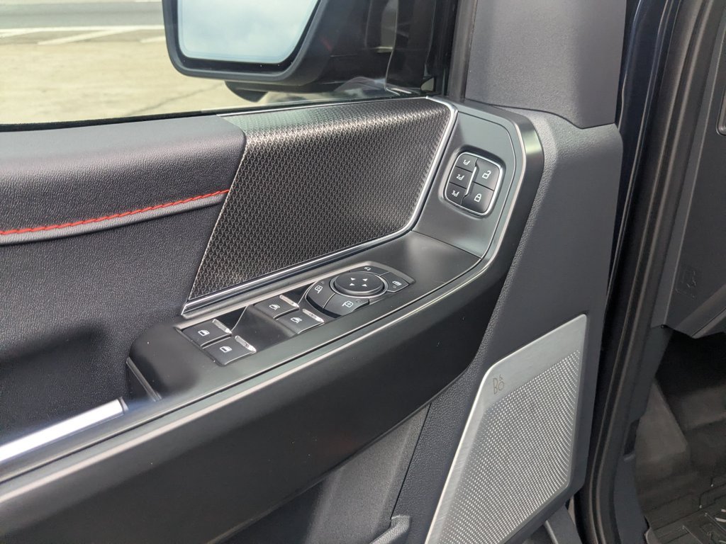 Used 2024  Ford Raptor image 12