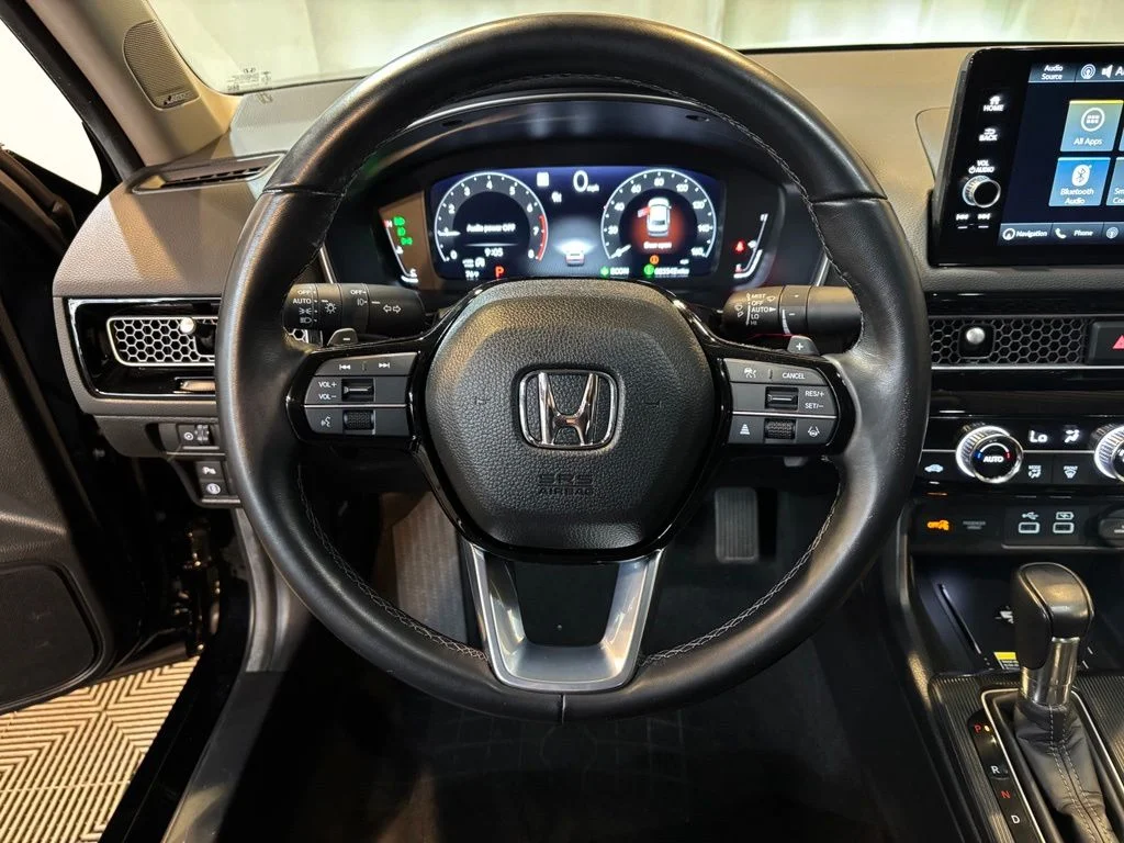 Certified Used 2024 Crystal Black Pearl Honda Touring image 12