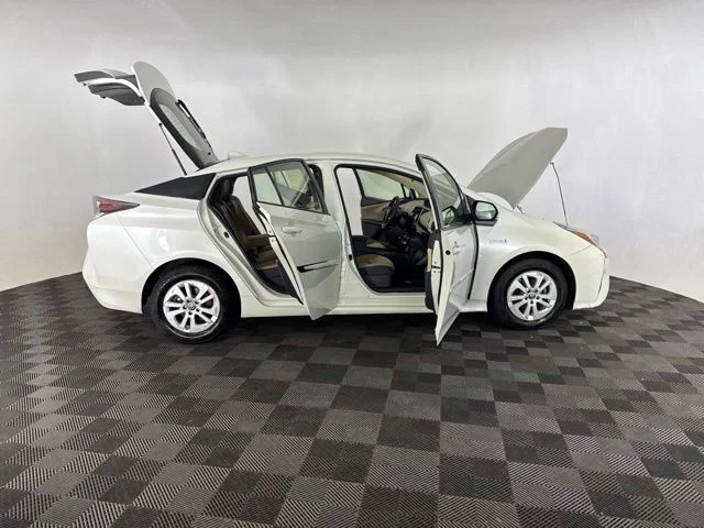 Used 2016  Toyota Two image 16