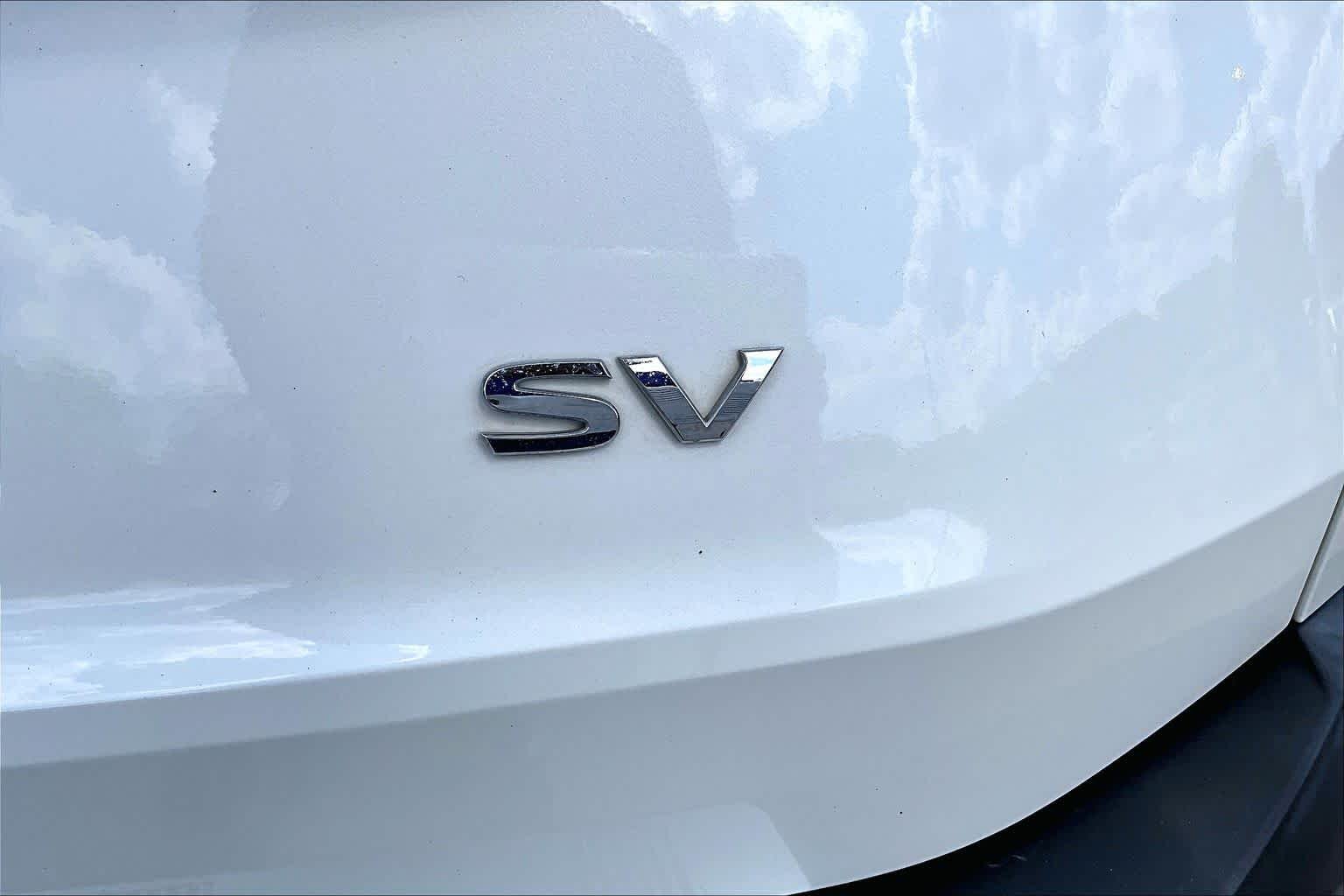 Used 2022 Pearl White Tricoat Nissan SV image 10