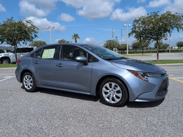 Used 2021  Toyota LE image 2