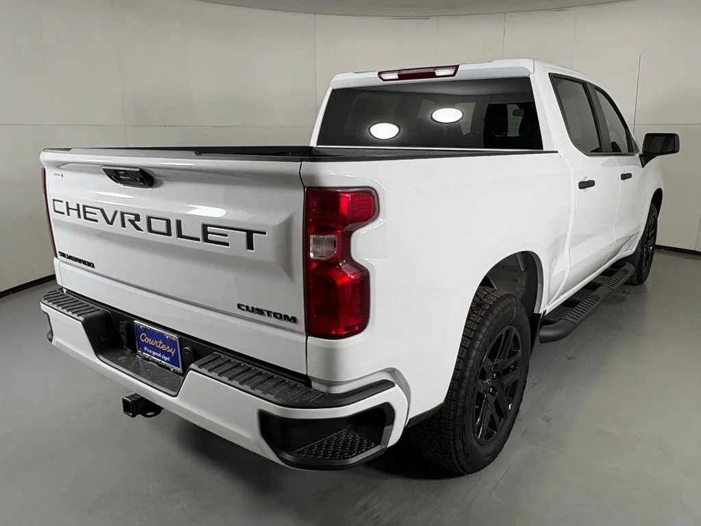 New 2026 Summit White Chevrolet Custom image 10
