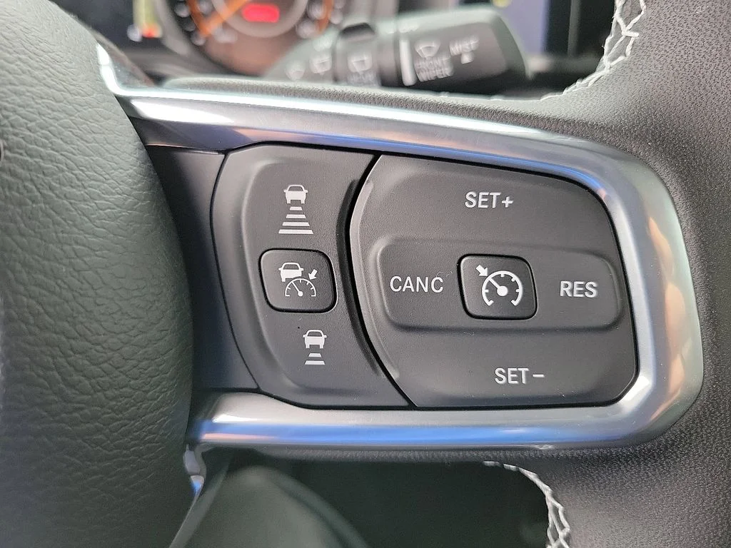 2025 Jeep Wrangler 4-Door Sahara - Photo 6
