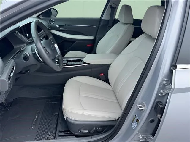 Used 2023 Silver Hyundai Limited image 6