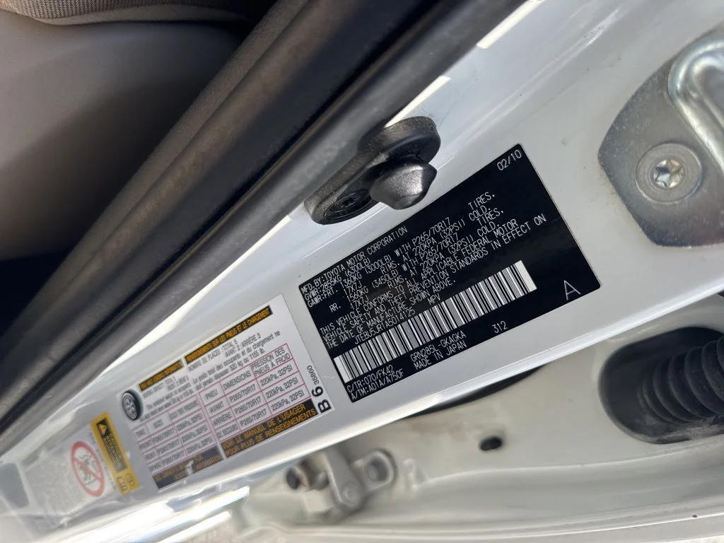 Used 2010 White Toyota SR5 image 35