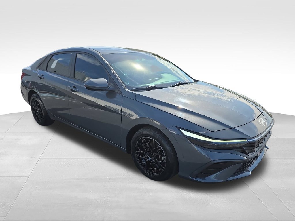 Used 2024 Gray Hyundai SEL image 7