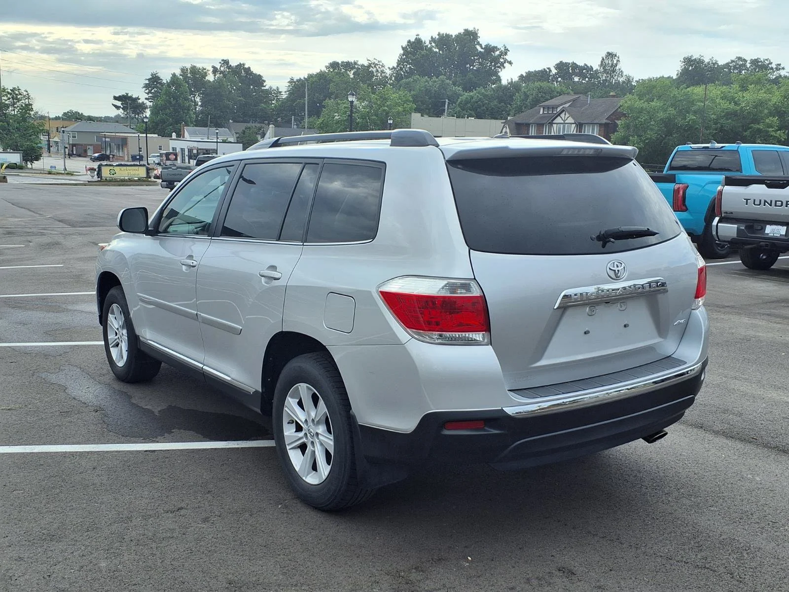 Used 2012 Classic Silver Metallic Toyota Base image 27