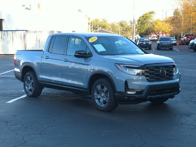 Certified Used 2024 Sonic Gray Pearl Honda TrailSport image 4