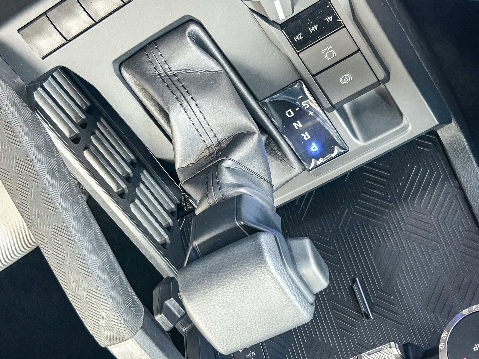 2026 Toyota Tacoma SR5 - Photo 19
