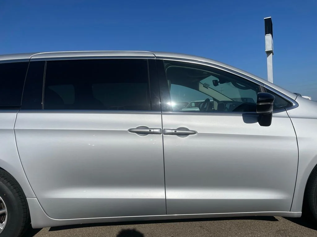 2024 Chrysler Pacifica Touring L - Photo 37