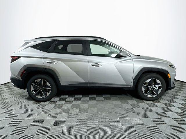 New 2026 Silver Hyundai SEL Premium FWD image 9