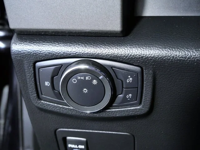 Used 2019 Black Ford XLT image 24