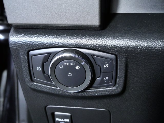 Used 2019 Black Ford XLT image 24