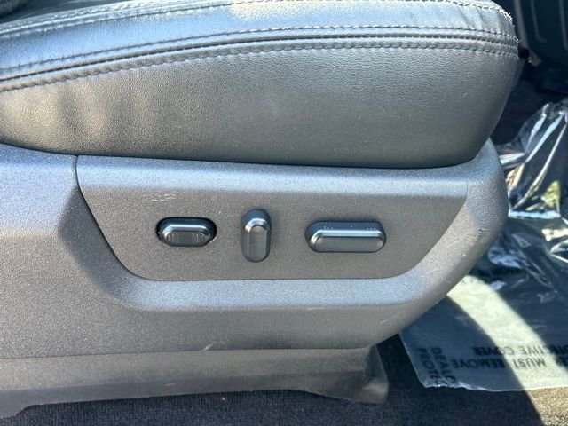 Used 2015 White Platinum Clearcoat Metallic Ford Platinum image 15