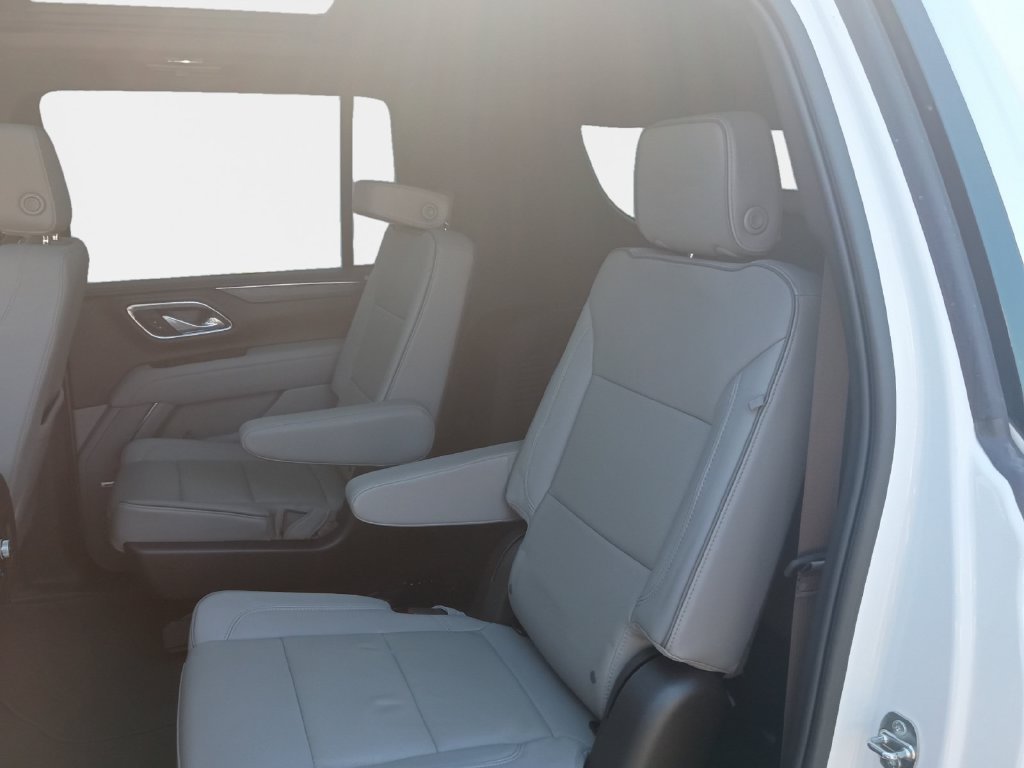 Used 2024 White GMC SLT image 10