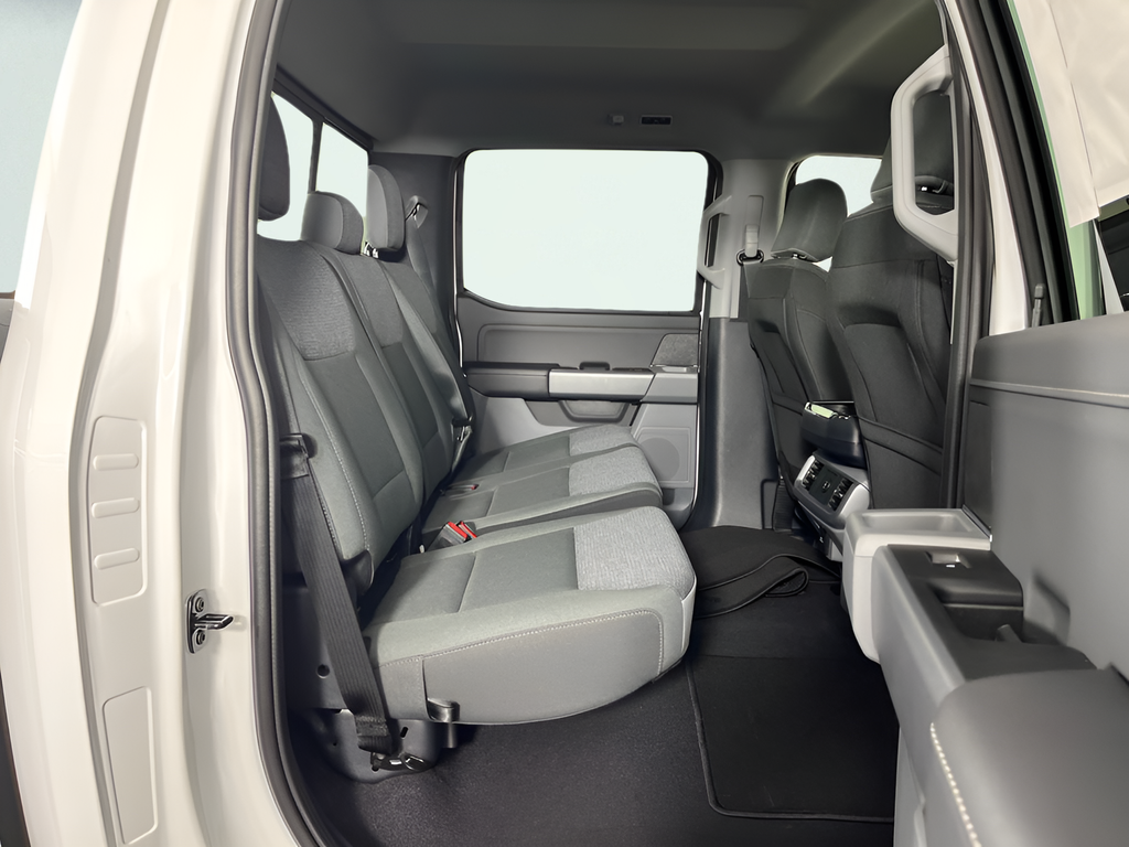 New 2026 Oxford White Ford XLT image 11