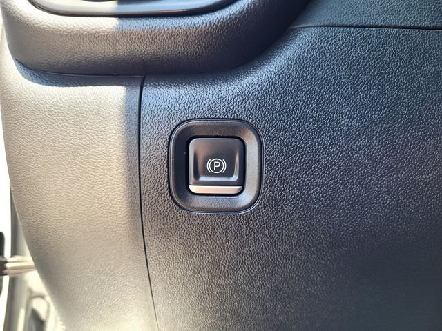 Used 2023 White Chevrolet Custom image 15