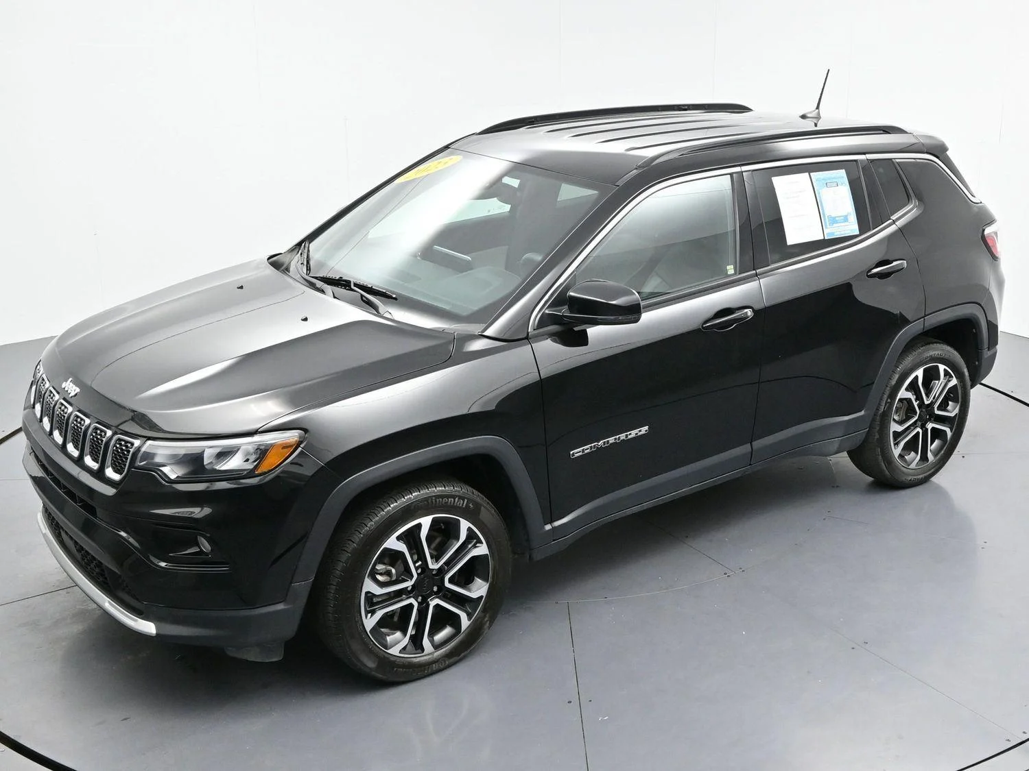 Used 2023 Diamond Black Crystal Pearlcoat Jeep Limited image 37