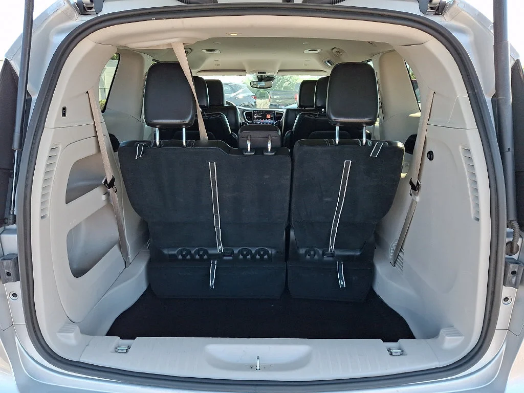 Used 2024 Silver Mist Cle Chrysler Touring L image 31