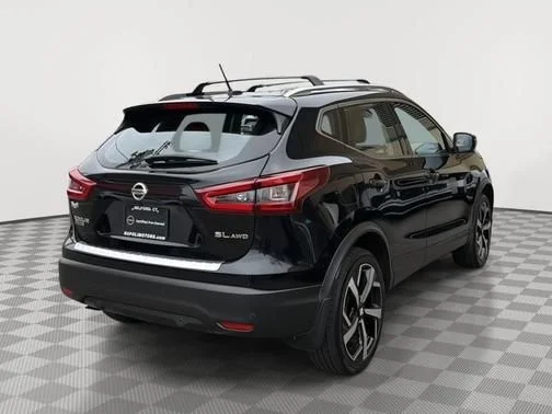 Used 2022 Black Nissan SL image 3