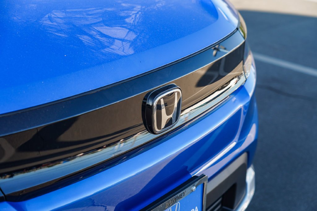 New 2026 Pacific Blue Metallic Honda EX image 3