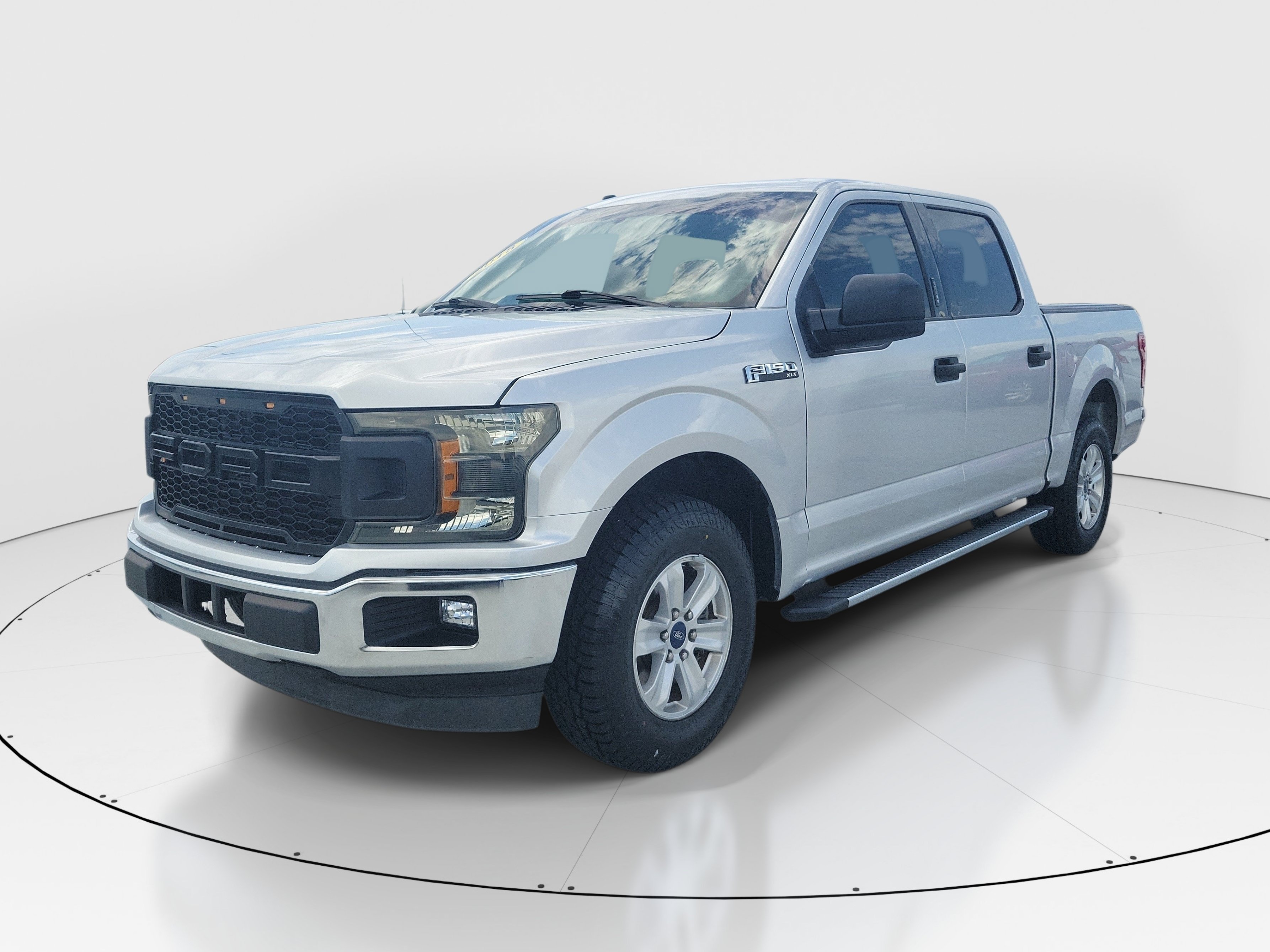 Used 2018 Ingot Silver Ford XLT image 3