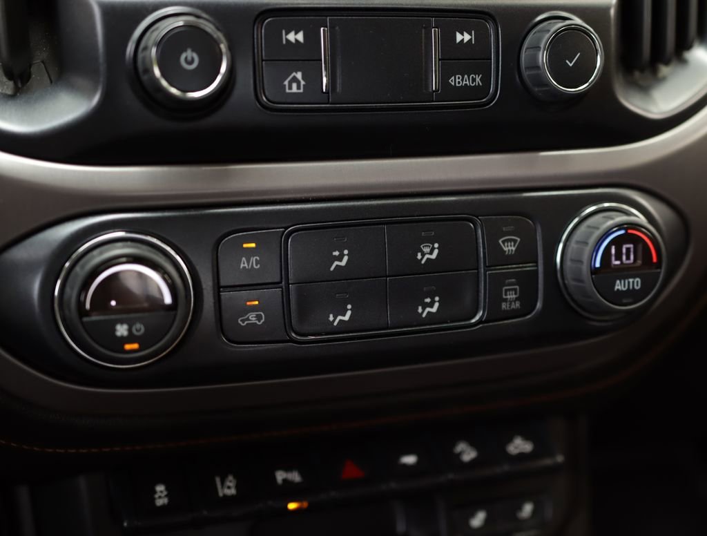 Used 2022 Satin Steel Metallic GMC AT4 - Leather image 17