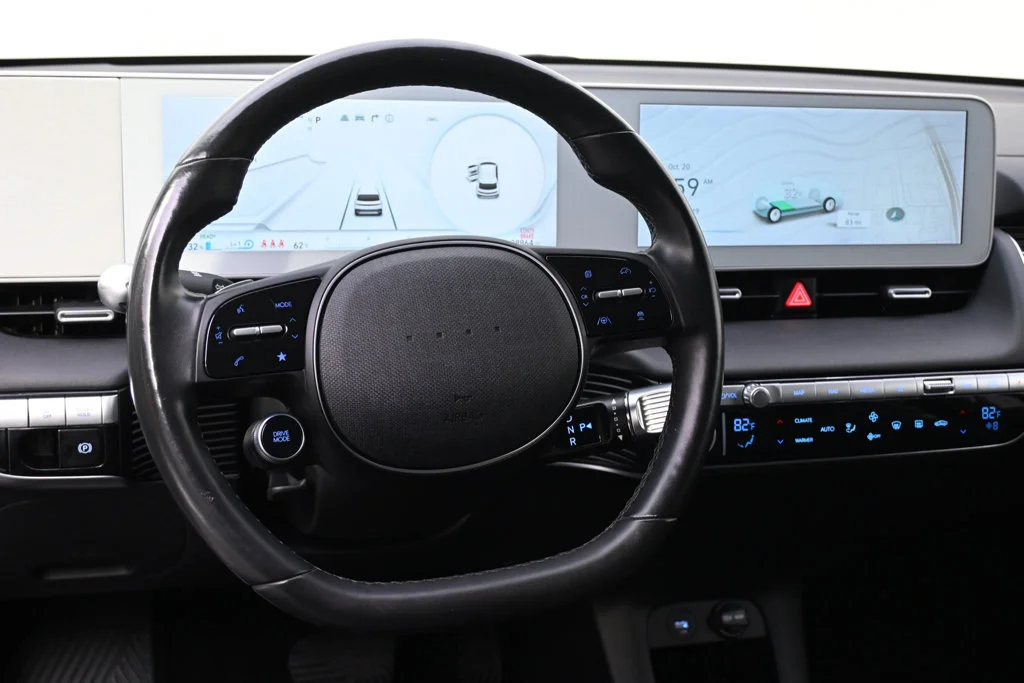 Used 2023 Grey Hyundai SEL image 12