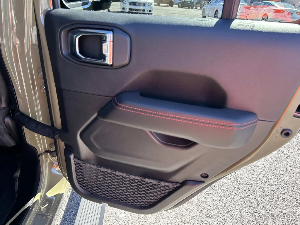Used 2025 Green Jeep Rubicon image 22