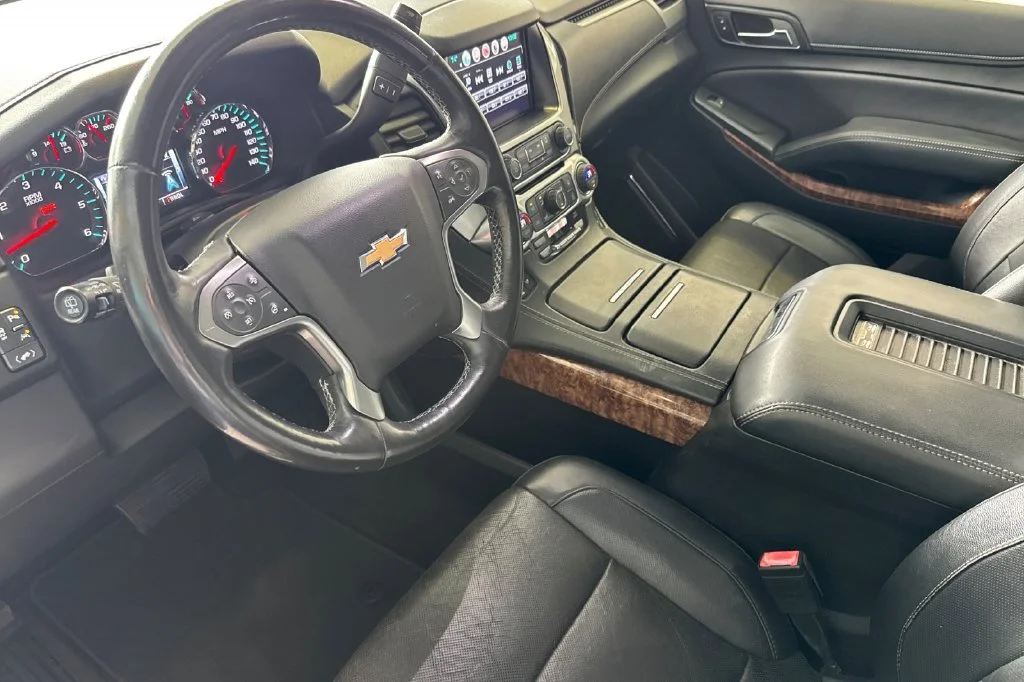 Used 2018 Silver Ice Metallic Chevrolet Premier image 12