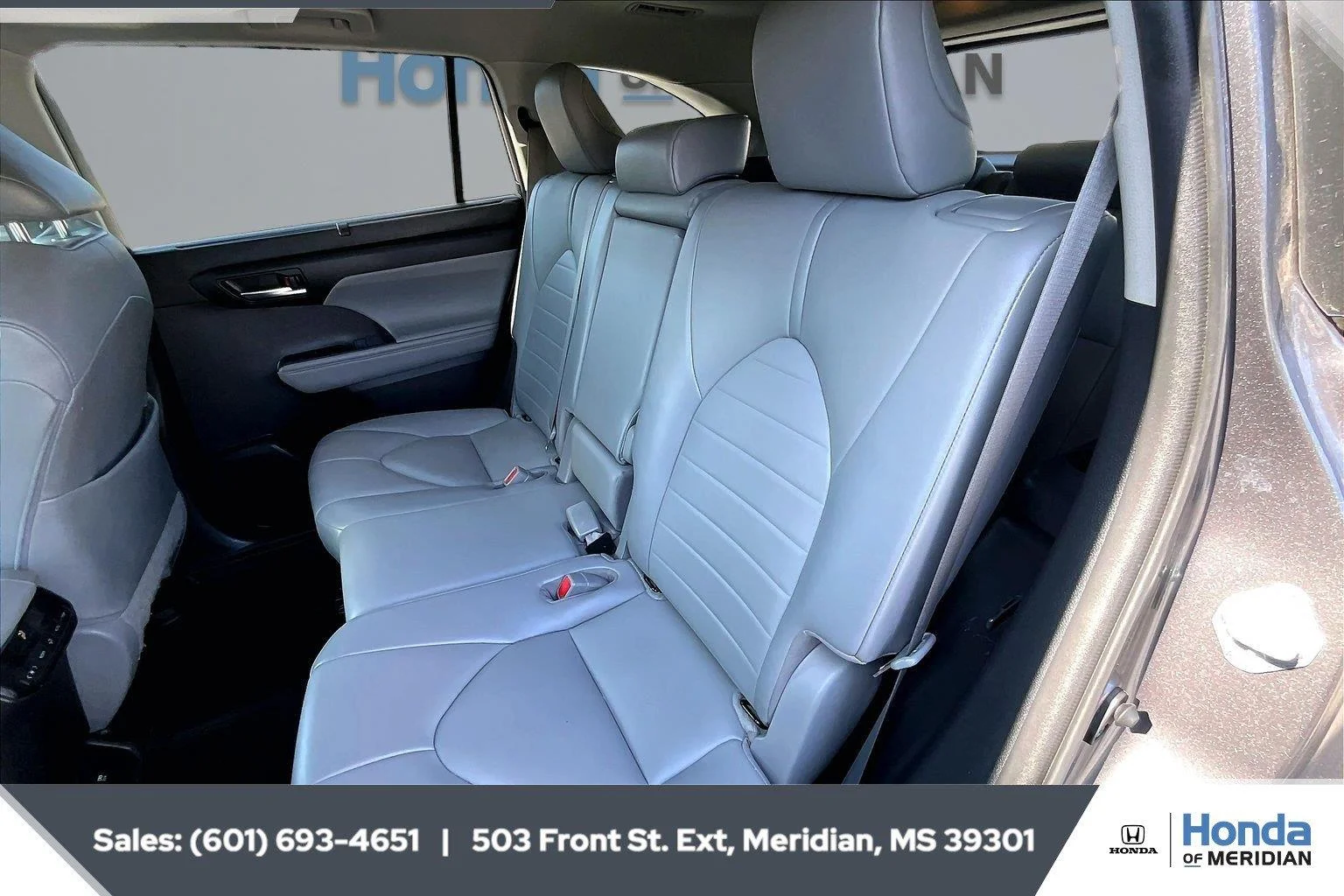 Used 2021 Magnetic Gray Metallic Toyota XLE image 19