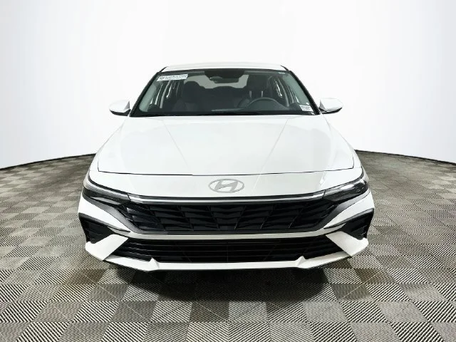 New 2026 White Hyundai SE image 8