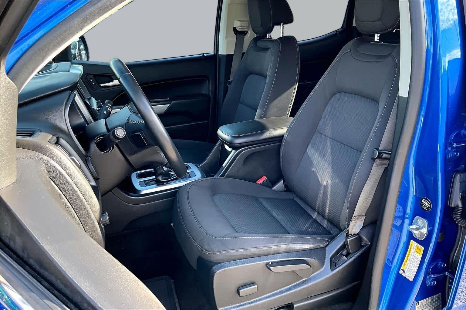 Used 2018 Kinetic Blue Chevrolet 2WD LT image 10