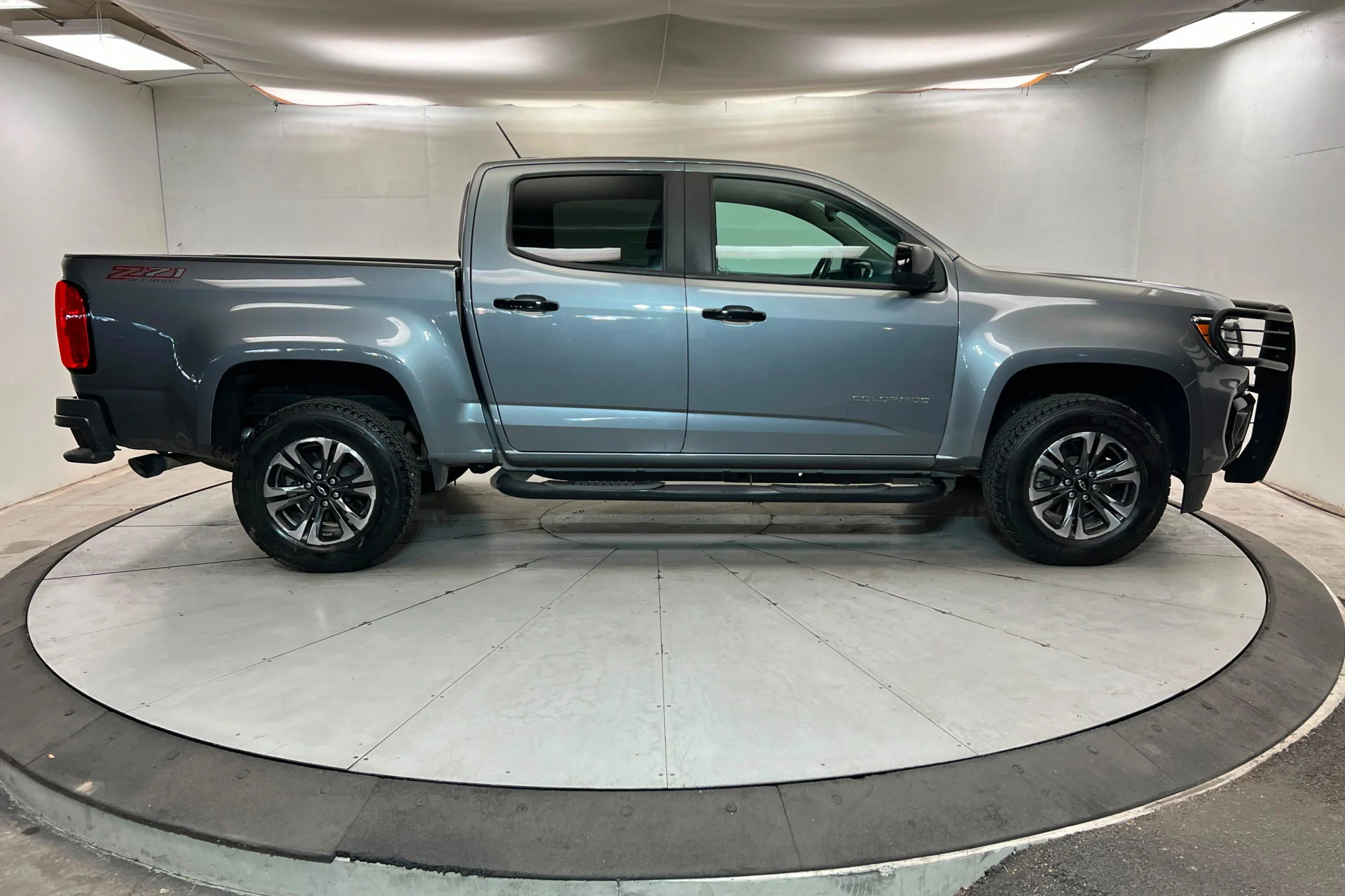 Used 2021 SATIN STEEL METALLIC Chevrolet 4WD Z71 image 6