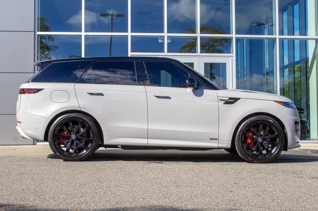 Used 2025 Gray Land Rover Autobiography image 4