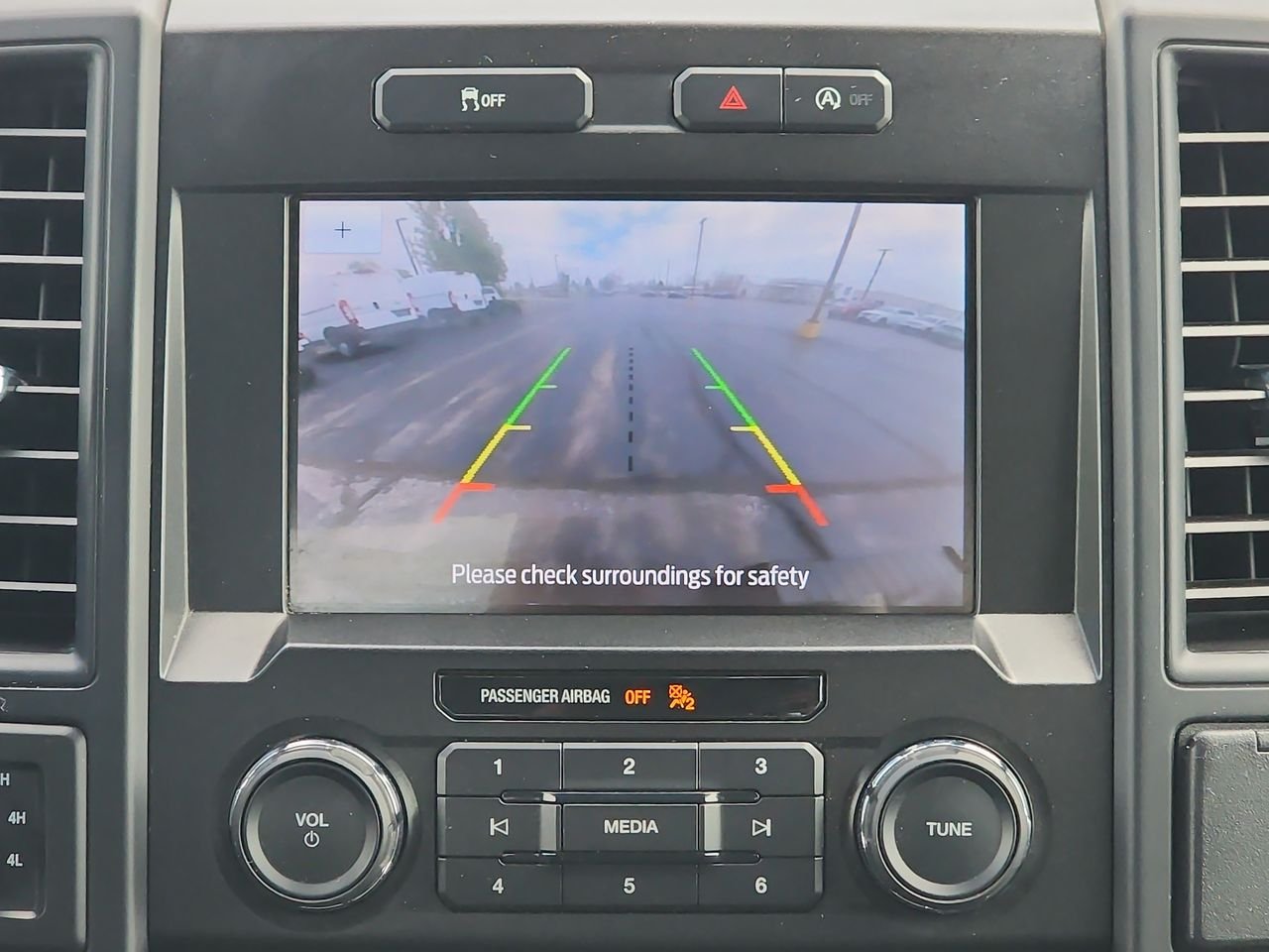 Used 2020 Black Ford XLT image 16