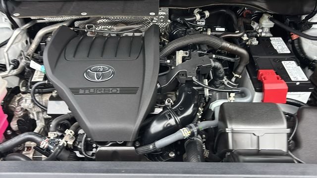 Used 2025 Pearl Toyota LE image 35