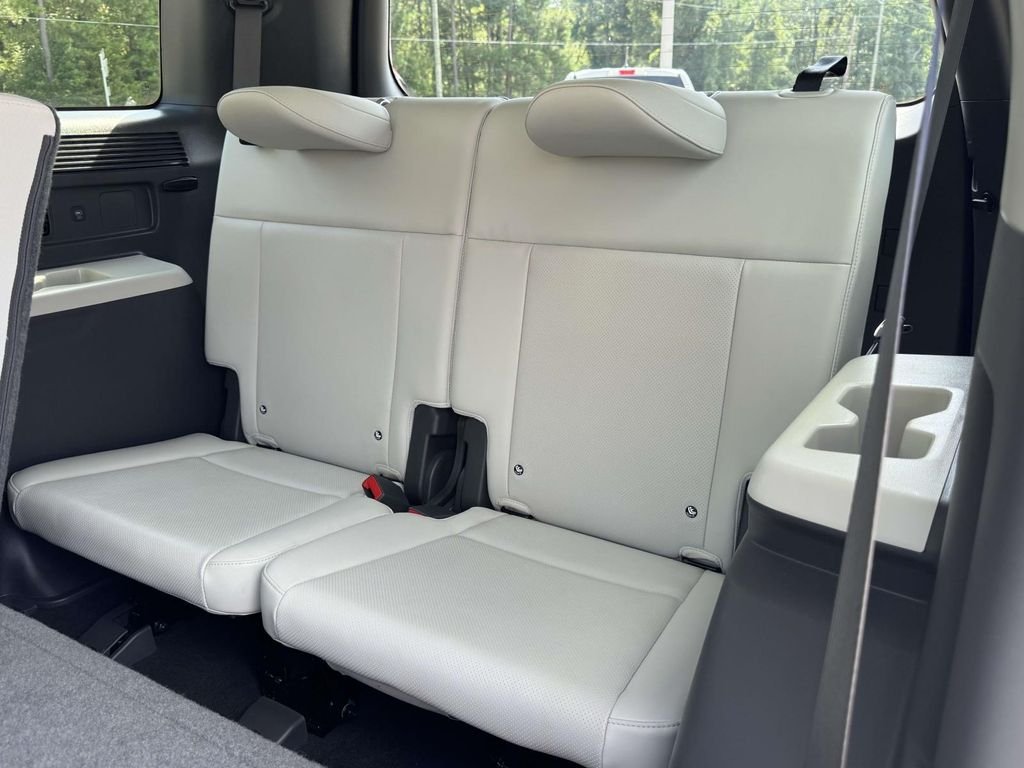 Used 2026 White Hyundai SEL image 18