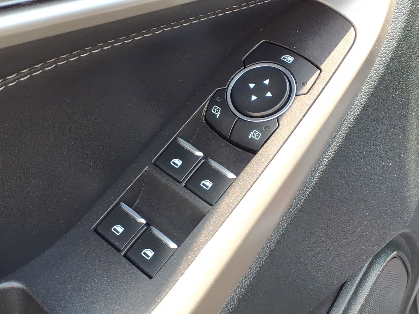2023 Ford Explorer XLT - Photo 18