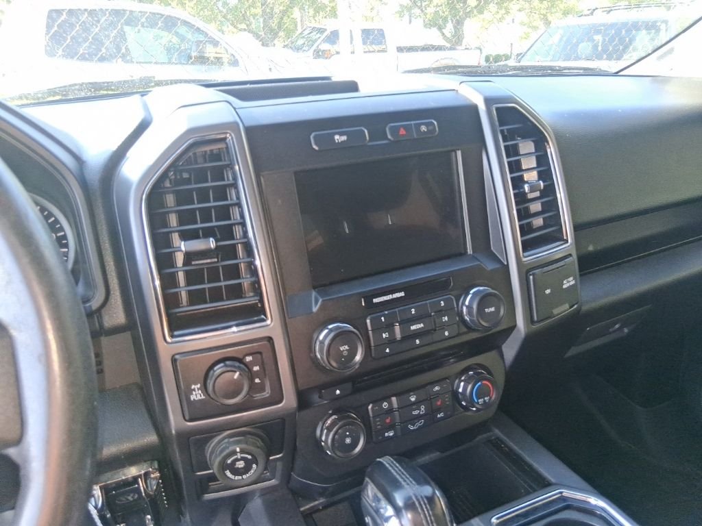 Used 2018 Blue Ford XLT image 10