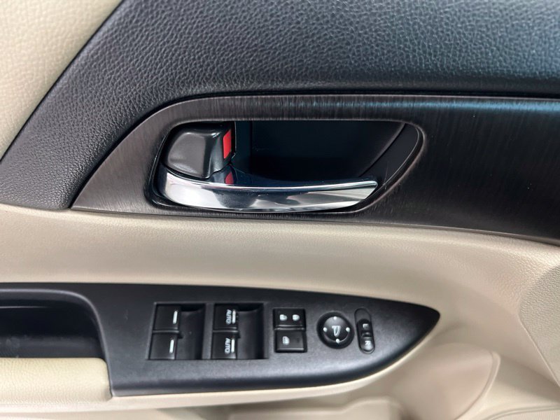 Used 2014  Honda EX image 20