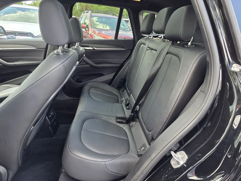 Used 2019 Black BMW xDrive28i image 16