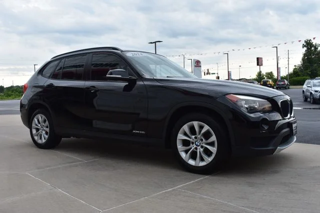 Used 2014 Black BMW xDrive28i image 4